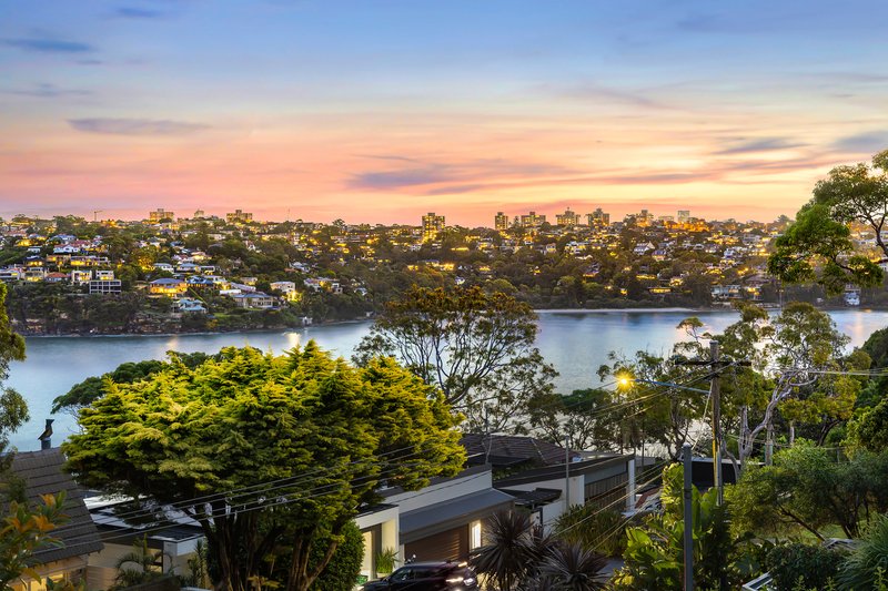 Photo - 6a Ogilvy Road, Clontarf NSW 2093 - Image 1