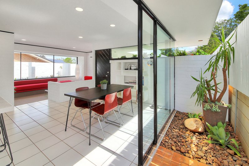 Photo - 6A Redpath Street, Wishart QLD 4122 - Image 10