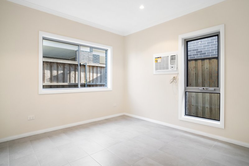 Photo - 6A Samuel Court, Carnes Hill NSW 2171 - Image 3