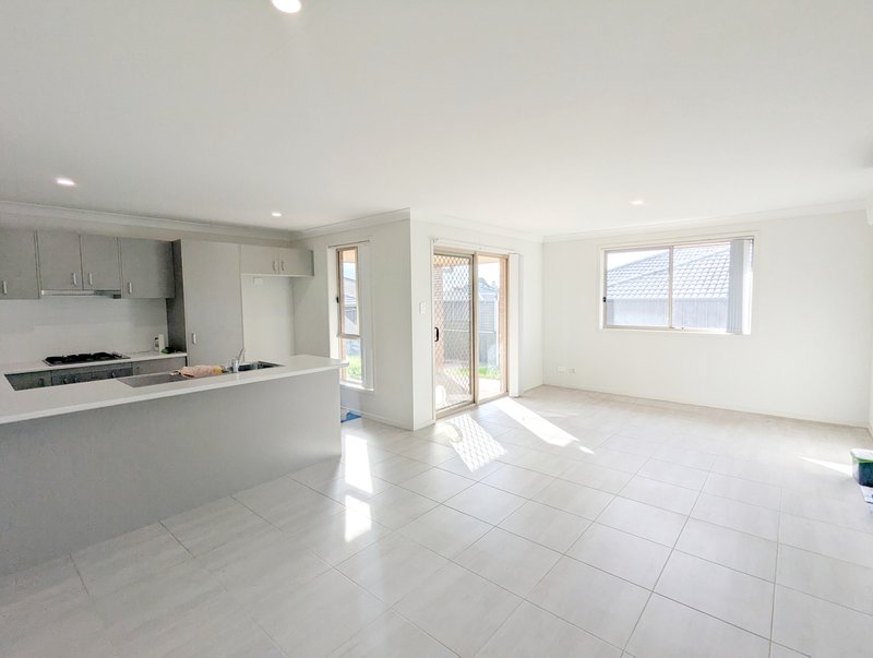 Photo - 6A Slate Street, Gillieston Heights NSW 2321 - Image 5