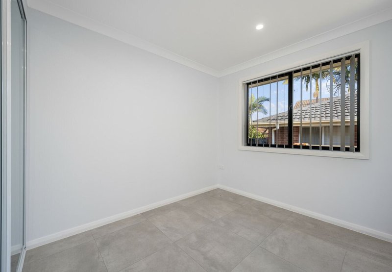 Photo - 6A Toona Place, Bossley Park NSW 2176 - Image 5