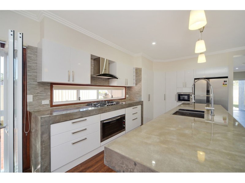 Photo - 6A Waxberry Place, Sanctuary Point NSW 2540 - Image 2