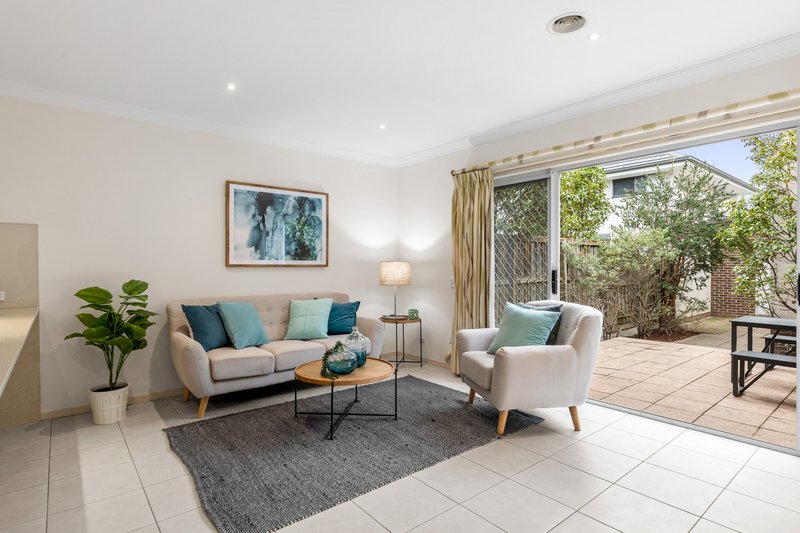 Photo - 6B Brockhoff Drive, Burwood VIC 3125 - Image 5