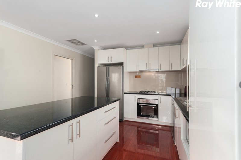 Photo - 6B Lima Place, Pakenham VIC 3810 - Image 5