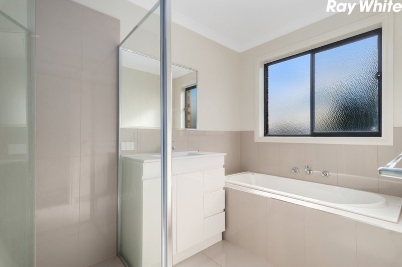 Photo - 6B Lima Place, Pakenham VIC 3810 - Image 9