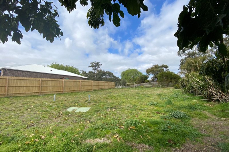 Photo - 6B Olive Rose Grove, Langwarrin VIC 3910 - Image 2