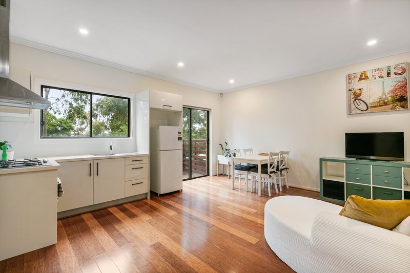 Photo - 6B Oulton Crescent, Reservoir VIC 3073 - Image 3