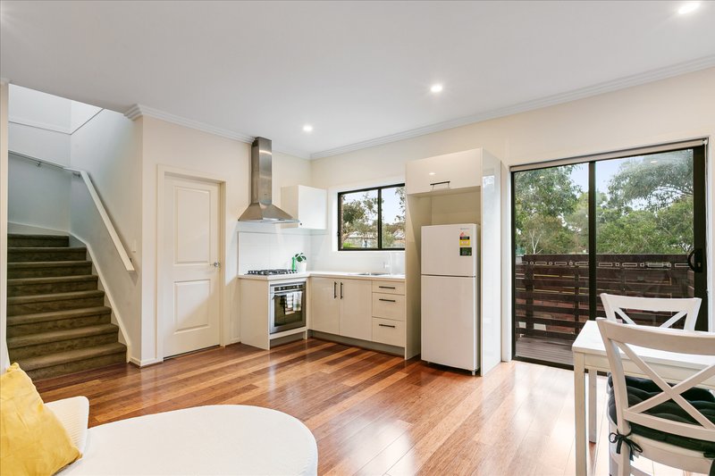 Photo - 6B Oulton Crescent, Reservoir VIC 3073 - Image 4