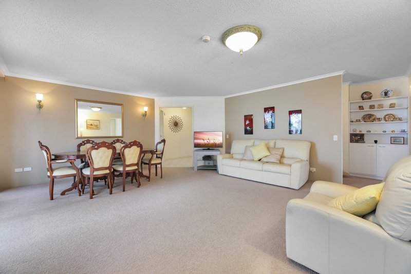 Photo - 6B/10 Marine Parade, Southport QLD 4215 - Image 5