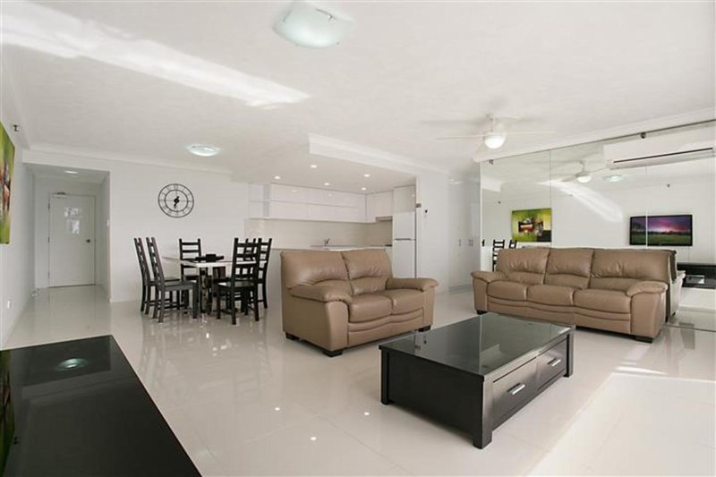 Photo - 6B/5 Clifford Street, Surfers Paradise QLD 4217 - Image 3