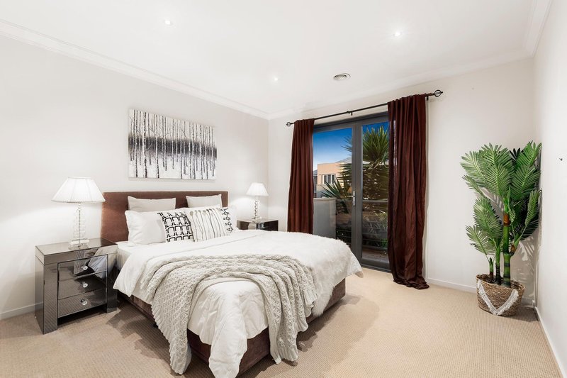 Photo - 6C Brockhoff Drive, Burwood VIC 3125 - Image 5