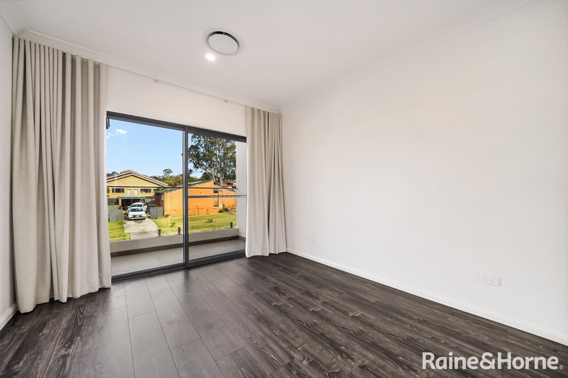 Photo - 6C Pardalote Street, Ingleburn NSW 2565 - Image 4