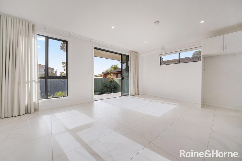 Photo - 6C Pardalote Street, Ingleburn NSW 2565 - Image 5