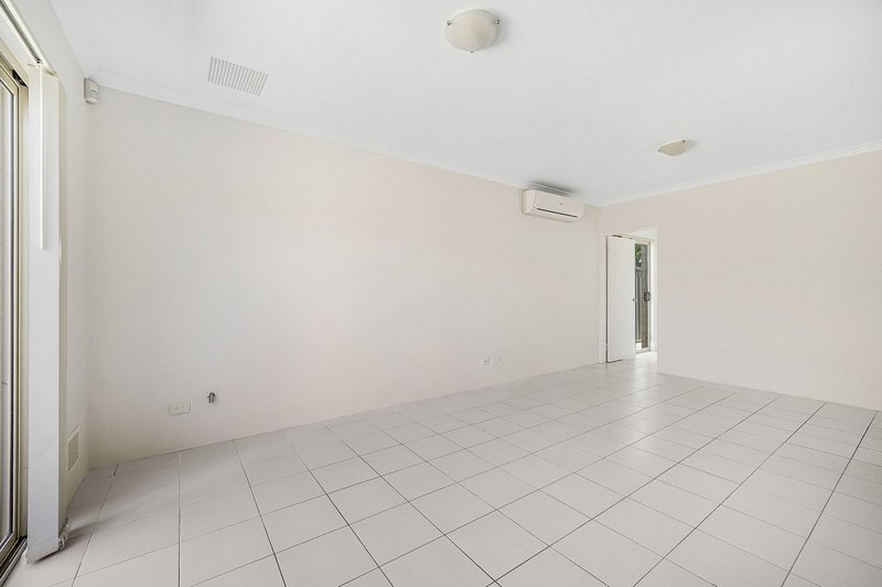 Photo - 6D Messenger Street, Kelmscott WA 6111 - Image 11