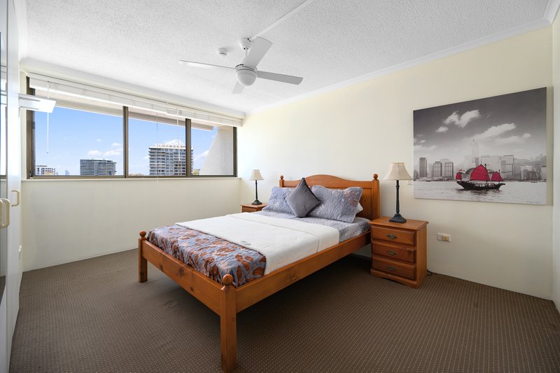 Photo - 6E/10 Marine Parade, Southport QLD 4215 - Image 6