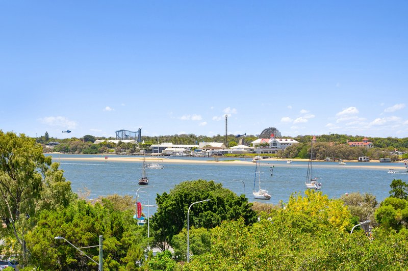 Photo - 6E/10 Marine Parade, Southport QLD 4215 - Image 7