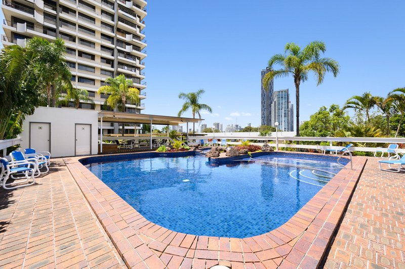 Photo - 6E/10 Marine Parade, Southport QLD 4215 - Image 9