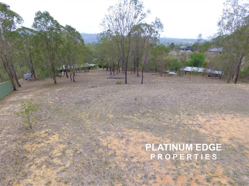 Photo - 7-11 Paine Place, Kooralbyn QLD 4285 - Image 2