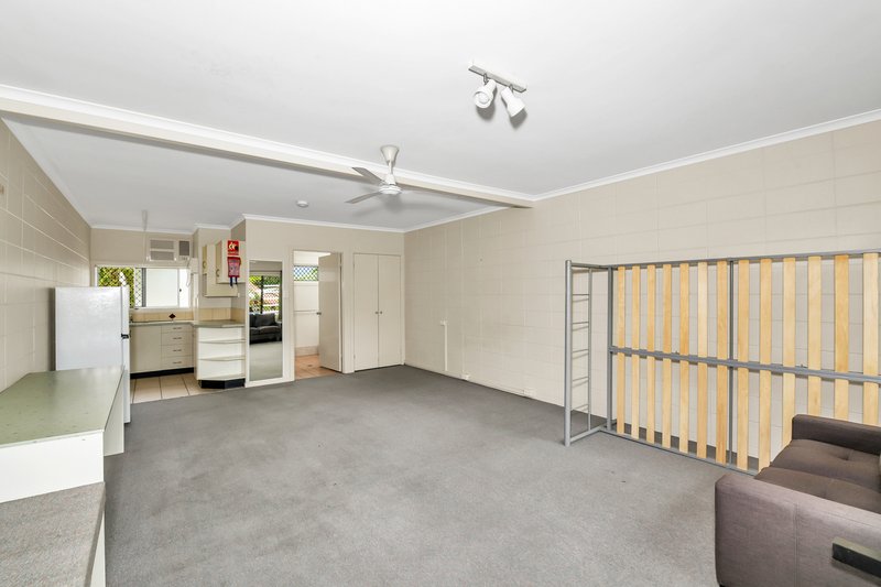 Photo - 7 & 14/249 Sheridan Street, Cairns North QLD 4870 - Image 5