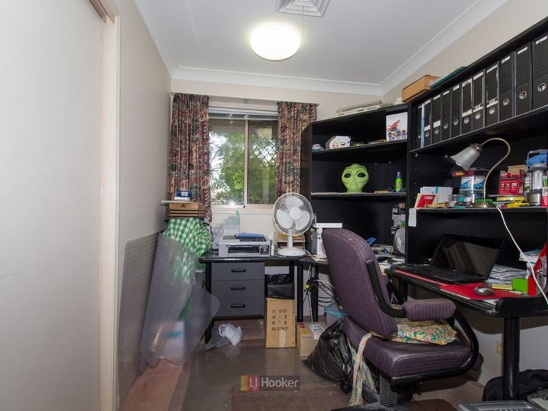 Photo - 7-15 Saxby Court, Park Ridge South QLD 4125 - Image 16