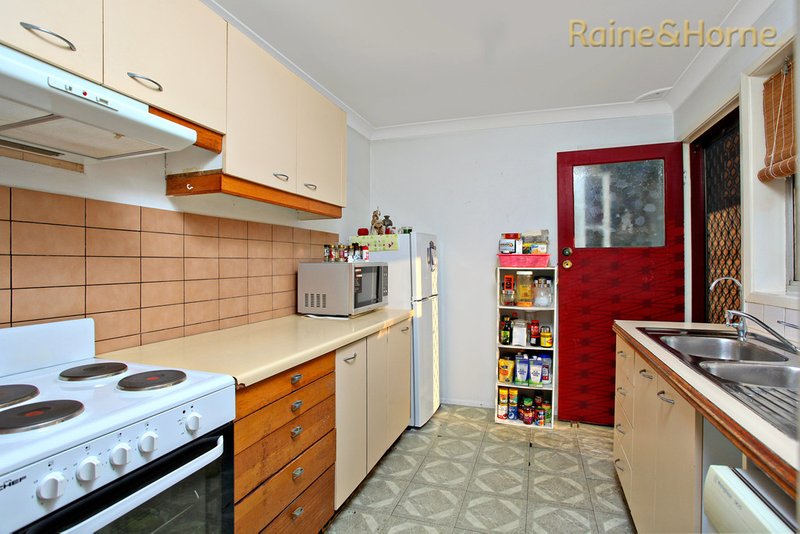 Photo - 7 & 7A Hewitt Street, Colyton NSW 2760 - Image 6