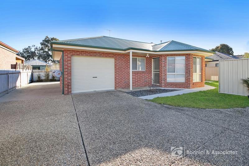 Photo - 7 & 7A Railway Street, Wodonga VIC 3690 - Image 2