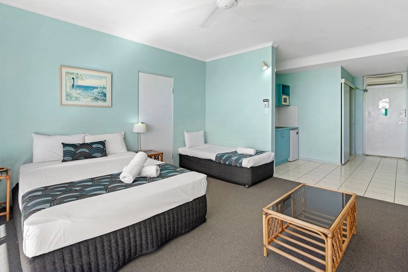 Photo - 7 & 7A/5 Golden Orchid Drive, Airlie Beach QLD 4802 - Image 17