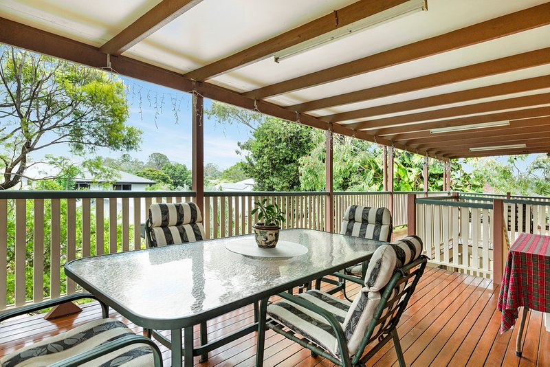 Photo - 7 Abbey Street, Wavell Heights QLD 4012 - Image 2