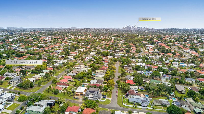 Photo - 7 Abbey Street, Wavell Heights QLD 4012 - Image 17