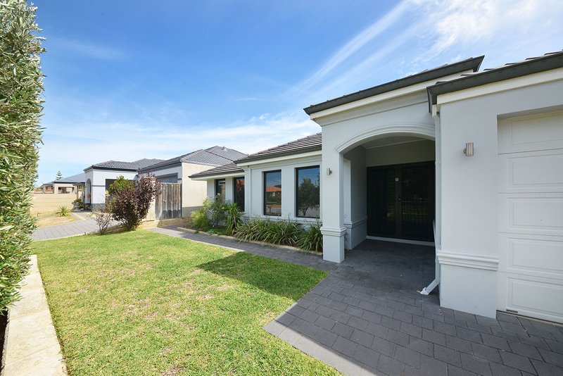 Photo - 7 Acapulco Way, Quinns Rocks WA 6030 - Image 4