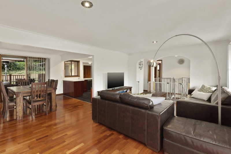 Photo - 7 Acheron Crescent, Eltham North VIC 3095 - Image 2