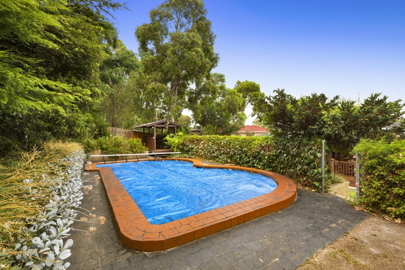 Photo - 7 Acheron Crescent, Eltham North VIC 3095 - Image 5