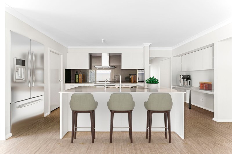 Photo - 7 Adele Avenue, Wadalba NSW 2259 - Image 2