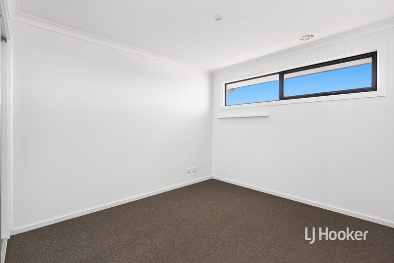 Photo - 7 Aesop Street, Point Cook VIC 3030 - Image 14