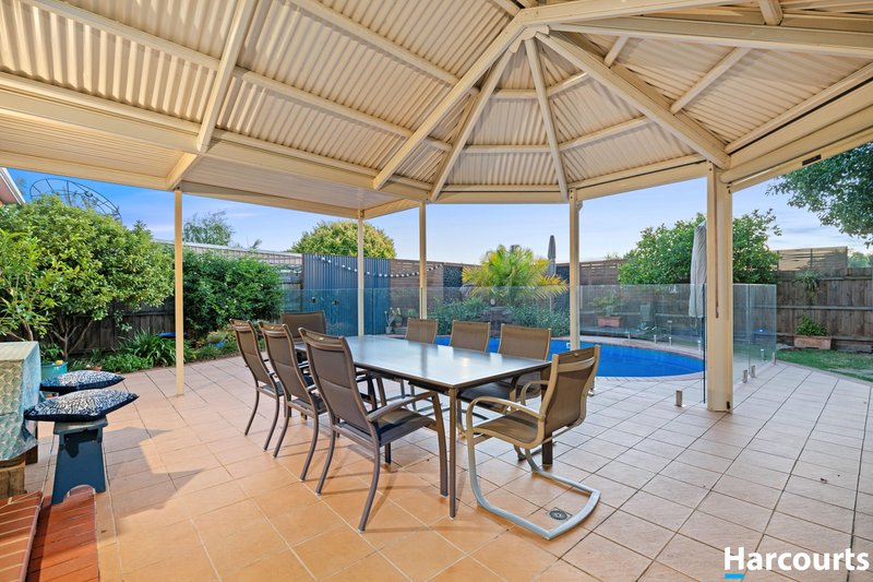 Photo - 7 Albatross Drive, Rowville VIC 3178 - Image 4