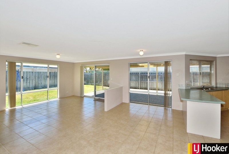 Photo - 7 Aldenham Heights, Halls Head WA 6210 - Image 3