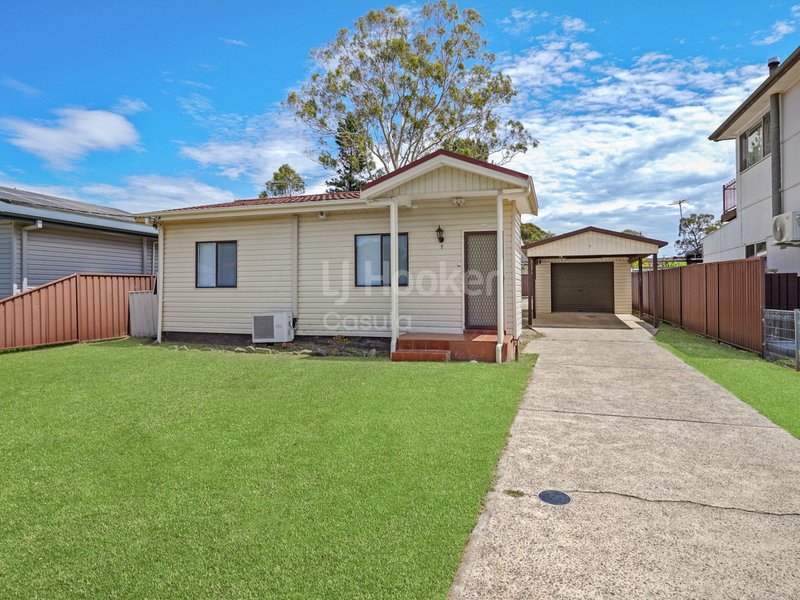 Photo - 7 Alexander Crescent, Macquarie Fields NSW 2564 - Image