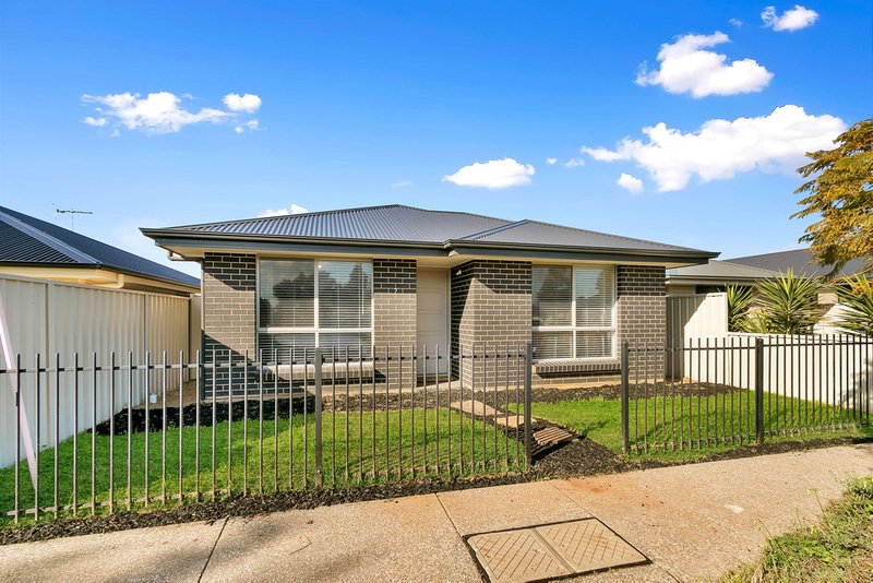 Photo - 7 Almandine Lane, Munno Para West SA 5115 - Image 2