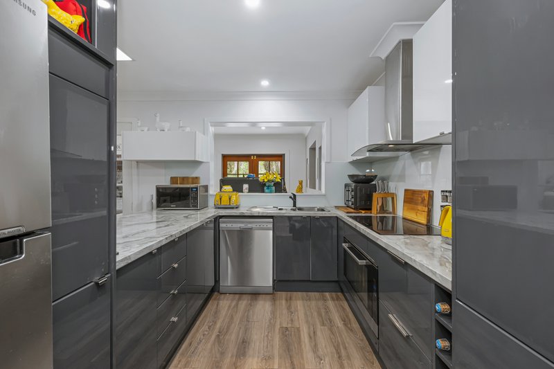 Photo - 7 Almond Court, Bushland Beach QLD 4818 - Image 5