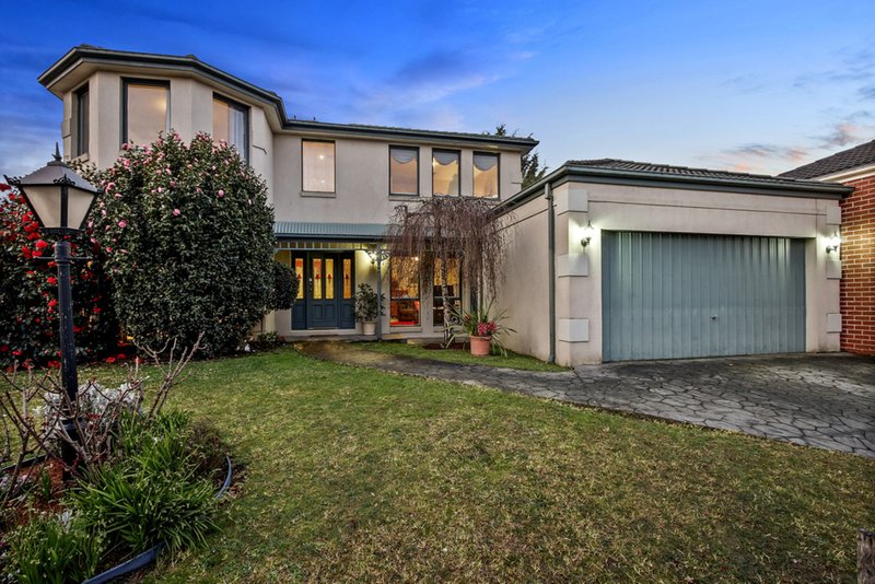 Photo - 7 Ambleside Close, Mooroolbark VIC 3138 - Image 2