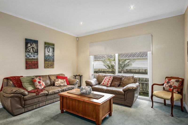 Photo - 7 Ambleside Close, Mooroolbark VIC 3138 - Image 7