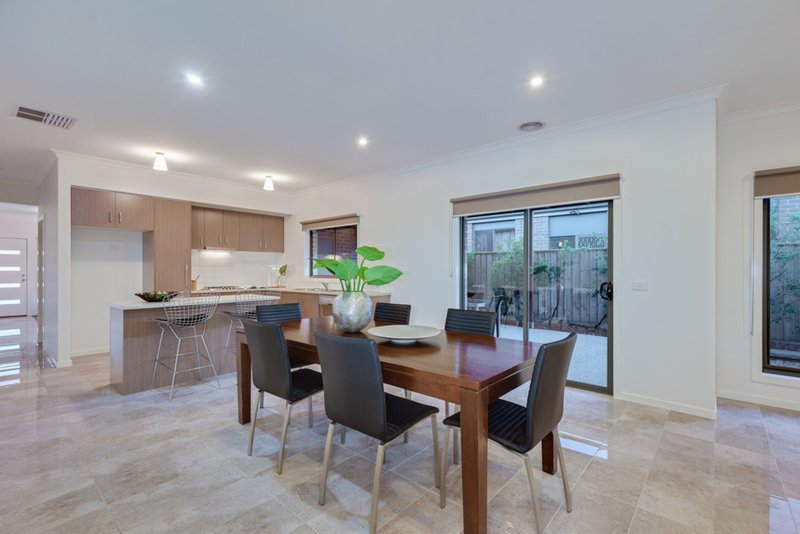 Photo - 7 Ambrosia Close, Epping VIC 3076 - Image 4