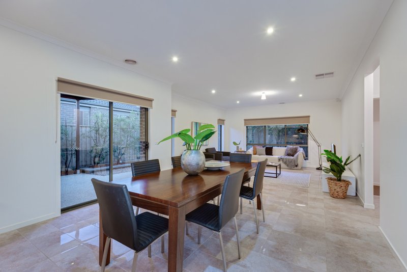 Photo - 7 Ambrosia Close, Epping VIC 3076 - Image 5