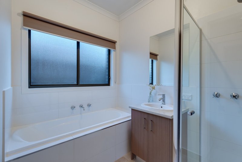 Photo - 7 Ambrosia Close, Epping VIC 3076 - Image 11