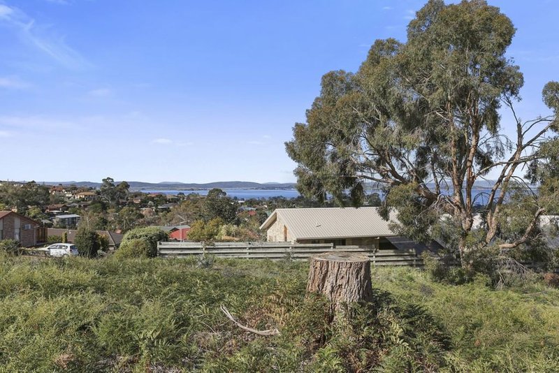 Photo - 7 Amethyst Drive, Blackmans Bay TAS 7052 - Image 5