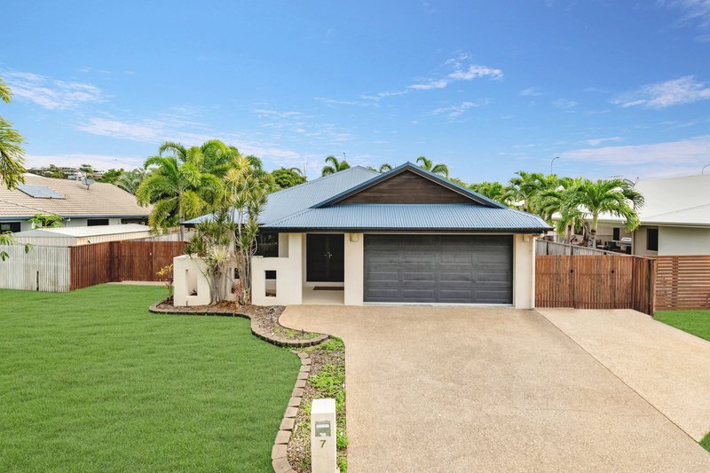 7 Anchorage Circuit, Bushland Beach QLD 4818