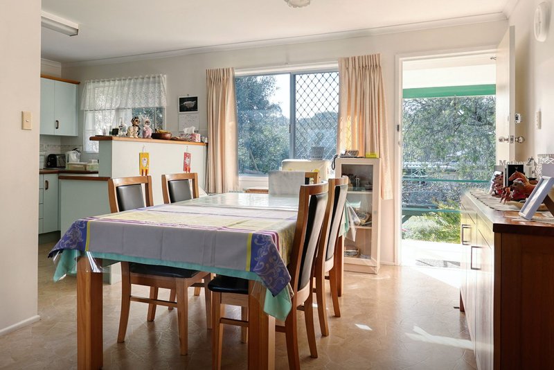 Photo - 7 and 5 Onak Crescent, Springwood QLD 4127 - Image 3