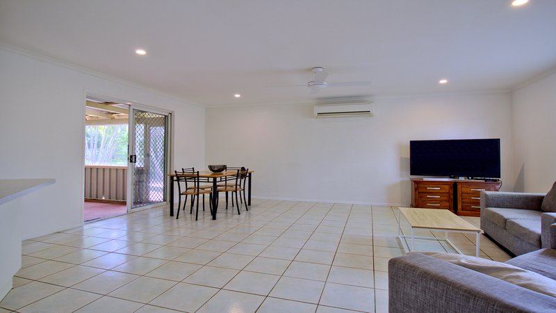 Photo - 7 Andrea Court, Kawungan QLD 4655 - Image 2