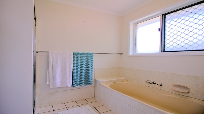 Photo - 7 Andrea Court, Kawungan QLD 4655 - Image 13