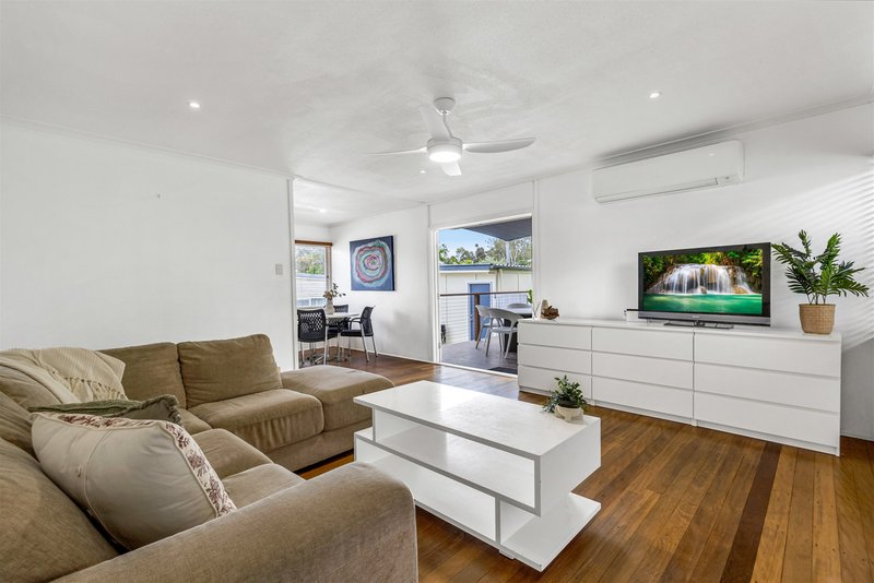 Photo - 7 Angela Street, Salisbury QLD 4107 - Image 2